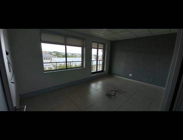 300M² OFFICE TO LET IN EDENBURG